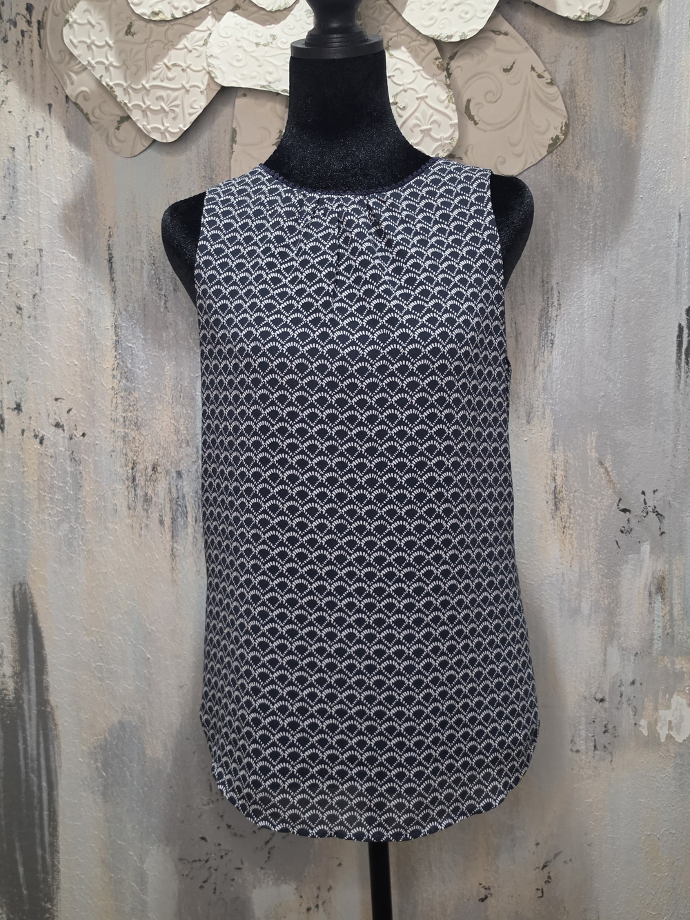 H&M Navy and White Patterned Sleeveless Tank Top